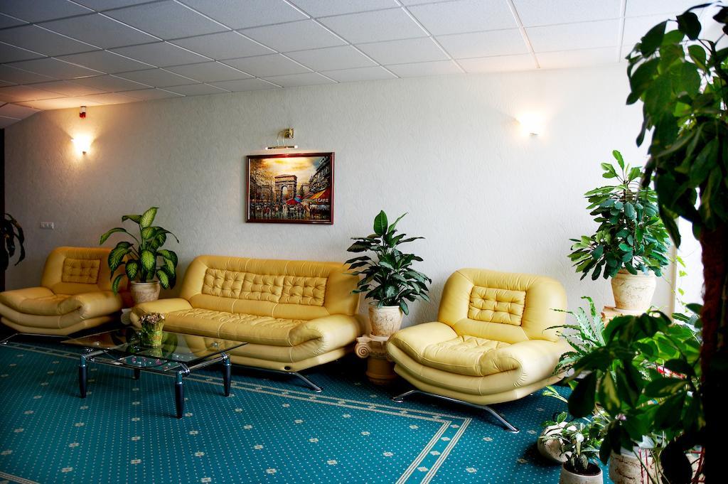 Rubin Hotel Yuzhno-Sakhalinsk Ngoại thất bức ảnh